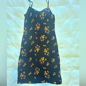 Size petite medium, dizzy lizzy, black dress.